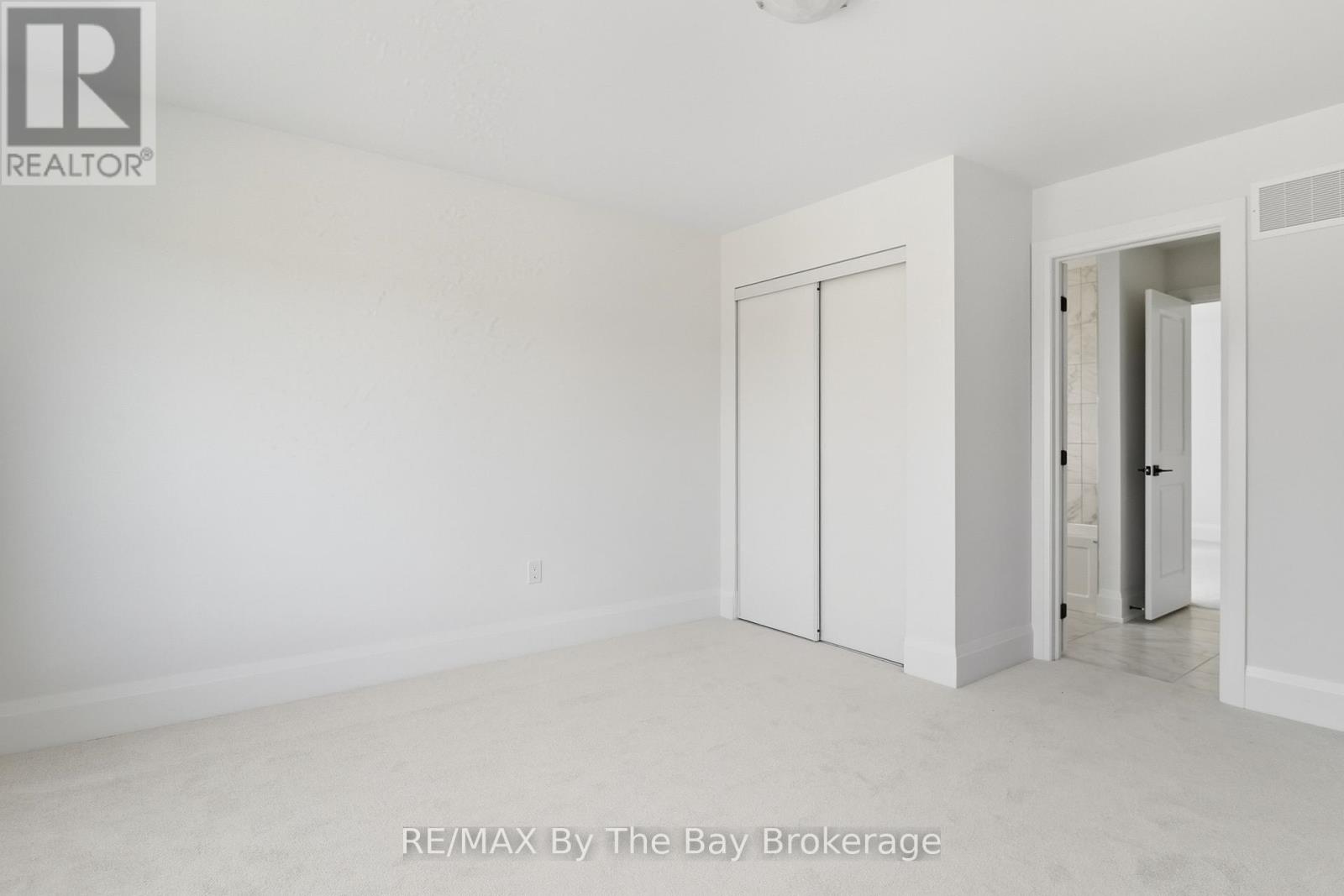 66 Amber Drive, Wasaga Beach, Ontario  L9Z 0R9 - Photo 38 - S12445614