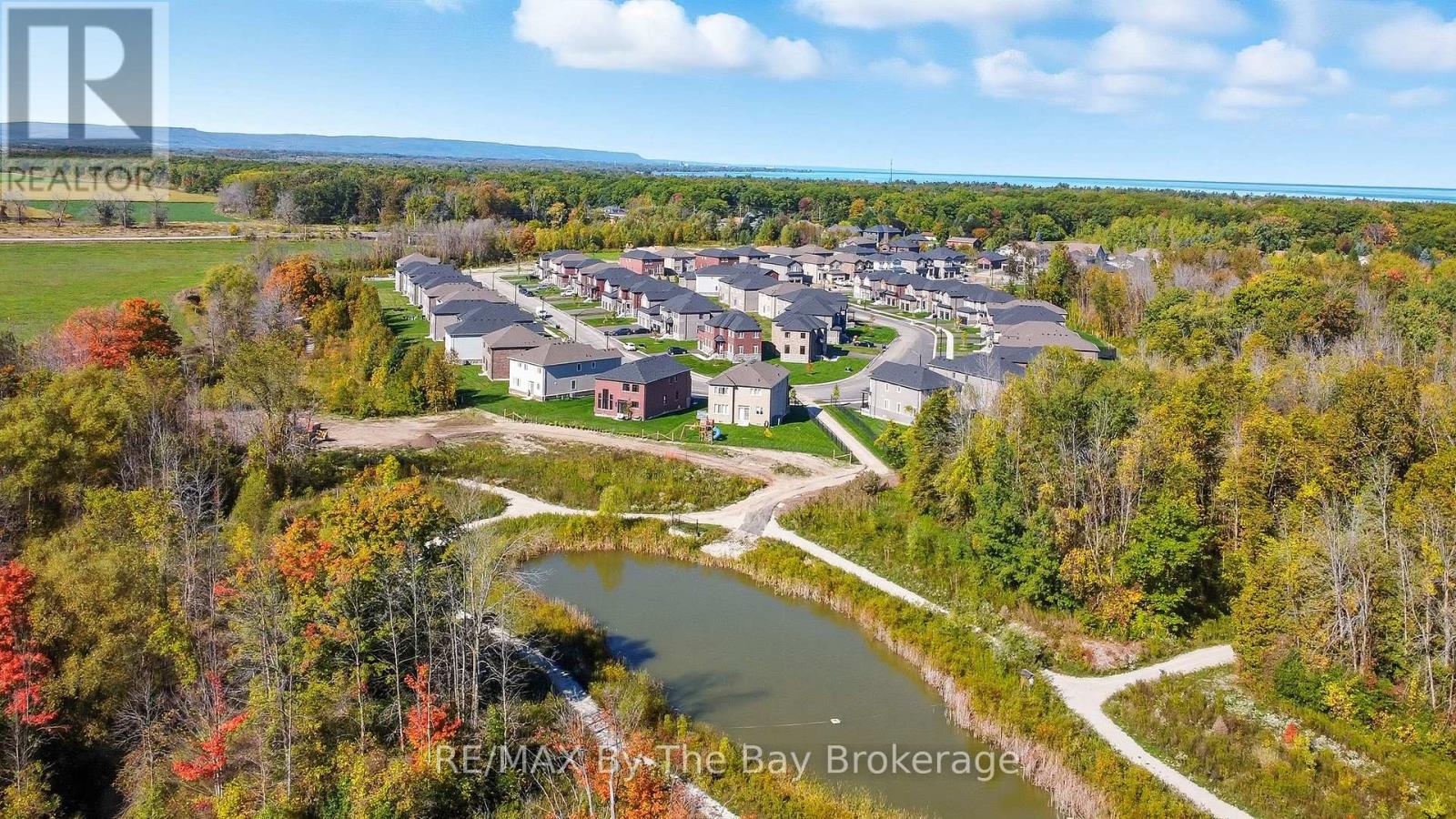 66 Amber Drive, Wasaga Beach, Ontario  L9Z 0R9 - Photo 4 - S12445614