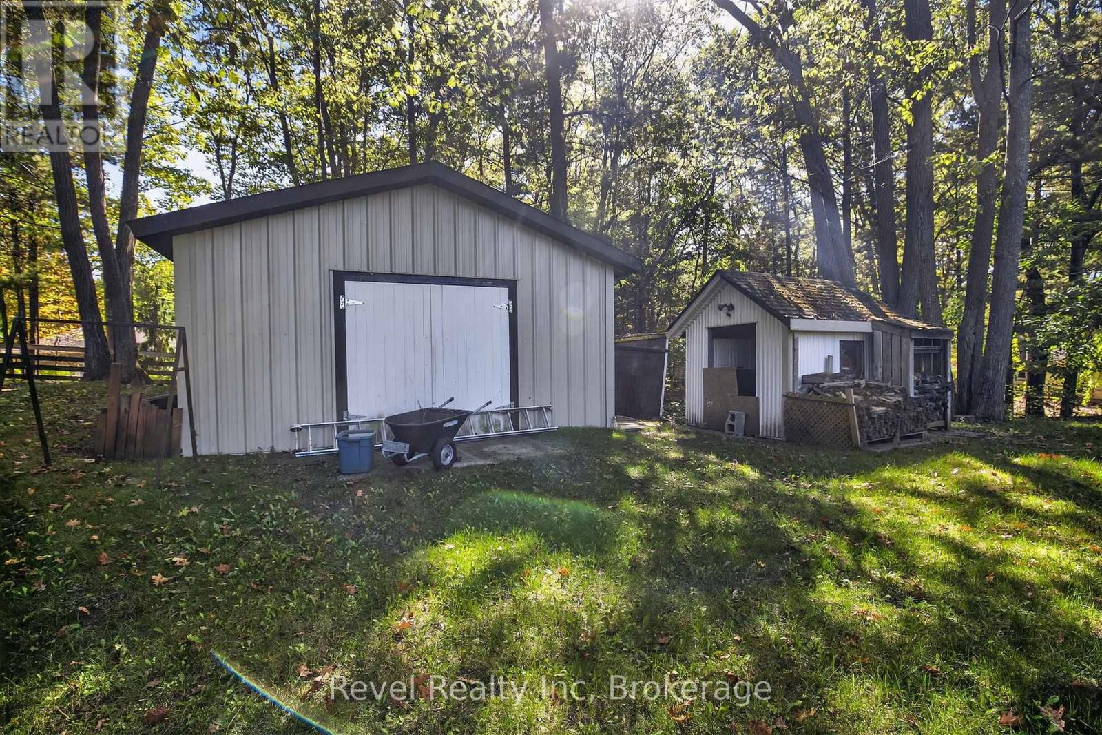 203 Knox Road W, Wasaga Beach, Ontario  L9Z 2A7 - Photo 19 - S12445625
