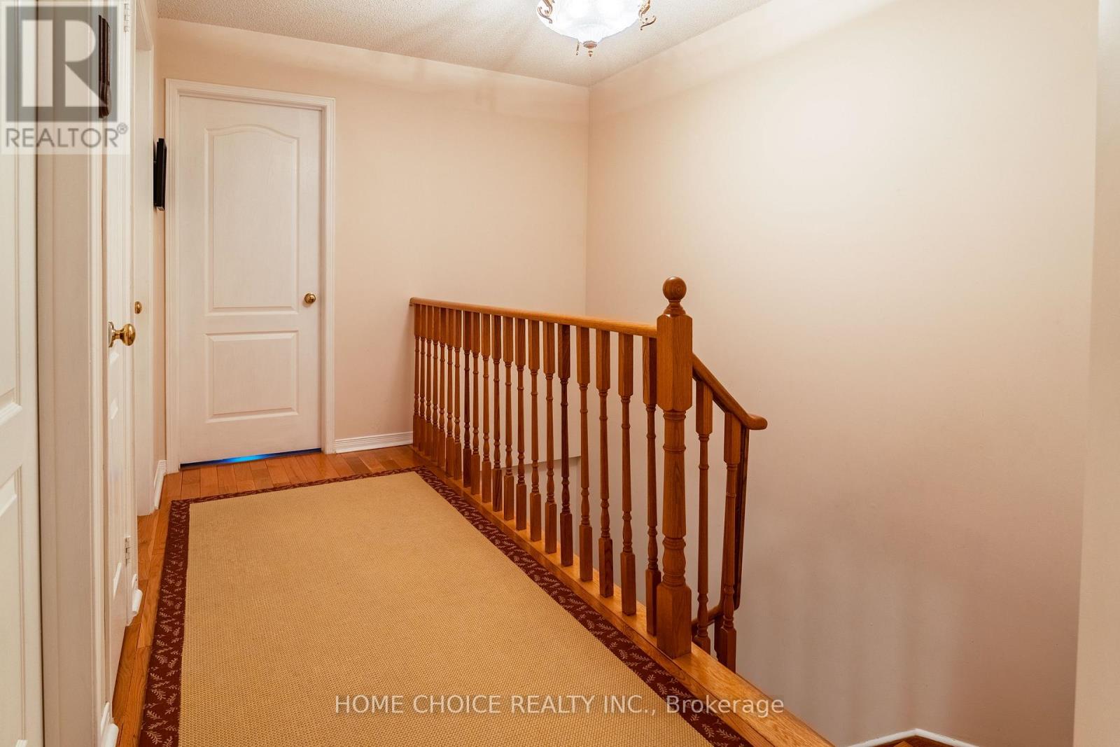 914 Applecroft Circle, Mississauga, Ontario  L5V 2A7 - Photo 19 - W12445611