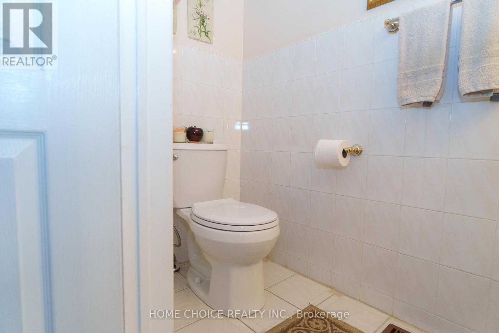914 Applecroft Circle, Mississauga, Ontario  L5V 2A7 - Photo 6 - W12445611