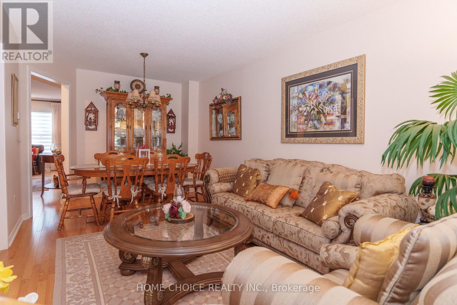 914 Applecroft Circle, Mississauga, Ontario  L5V 2A7 - Photo 7 - W12445611