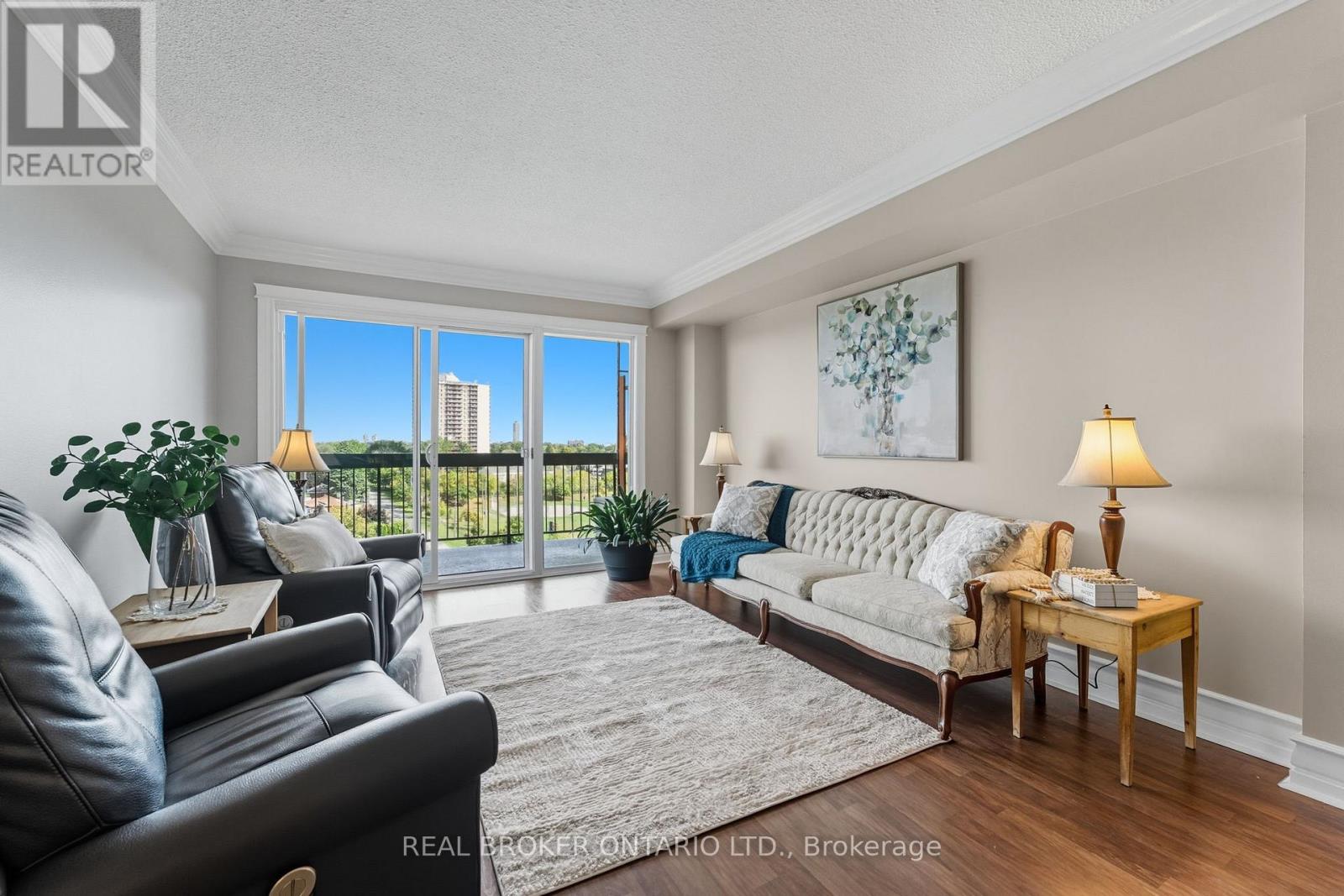907 - 158c Mcarthur Avenue, Ottawa, Ontario  K1L 8E7 - Photo 13 - X12445612