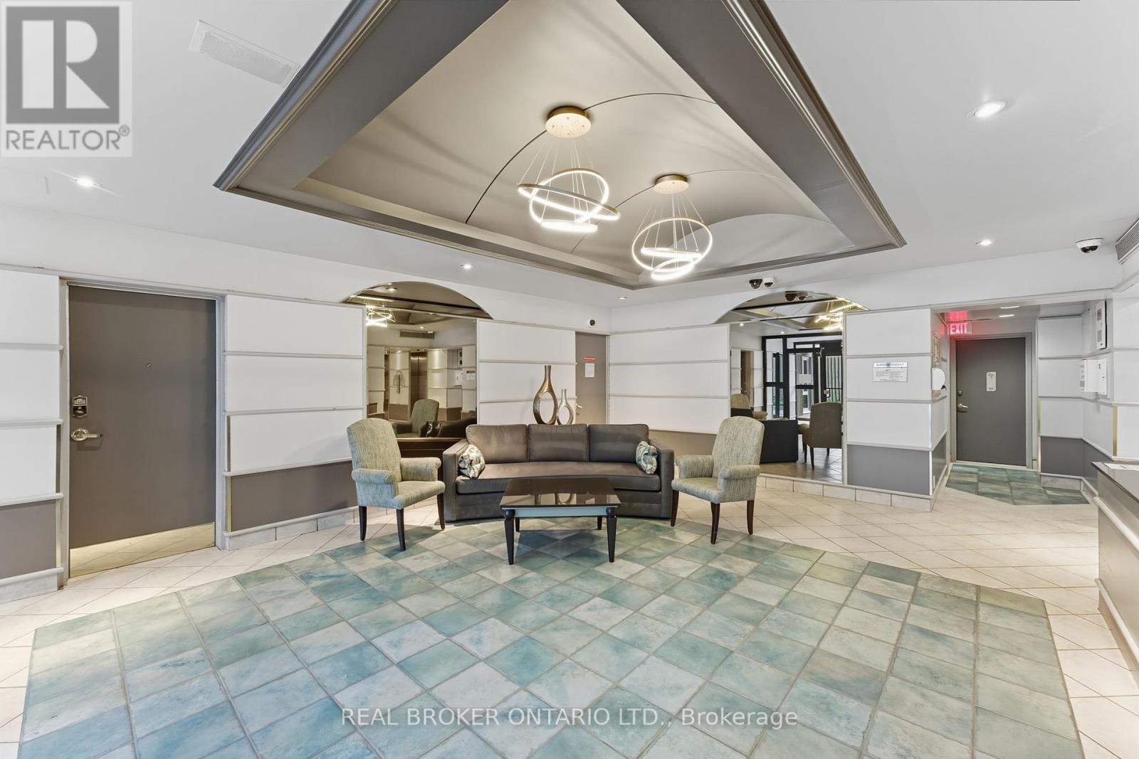 907 - 158c Mcarthur Avenue, Ottawa, Ontario  K1L 8E7 - Photo 4 - X12445612