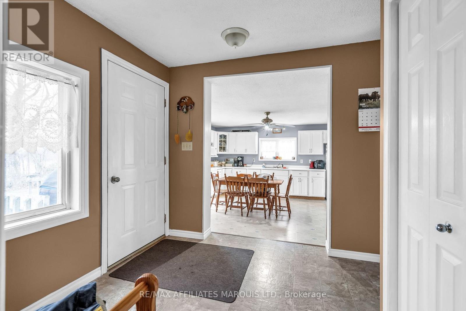 16172 Rush City Road, North Stormont, Ontario  K0C 1V0 - Photo 2 - X12441189