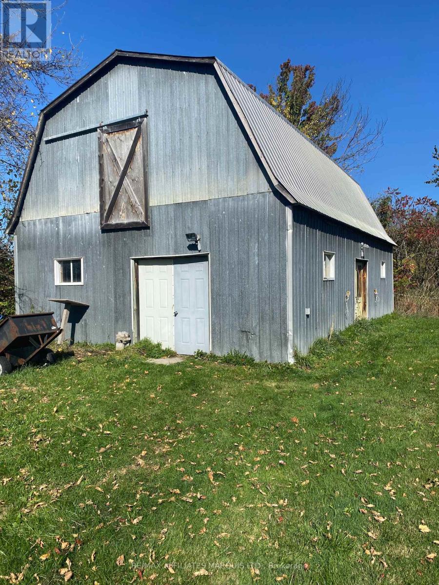 15690 Dixon Road W, South Stormont, Ontario  K0C 1R0 - Photo 2 - X12445624