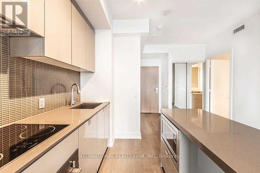 4806 - 7 Grenville Street, Toronto, Ontario  M4Y 1A1 - Photo 13 - C12445616