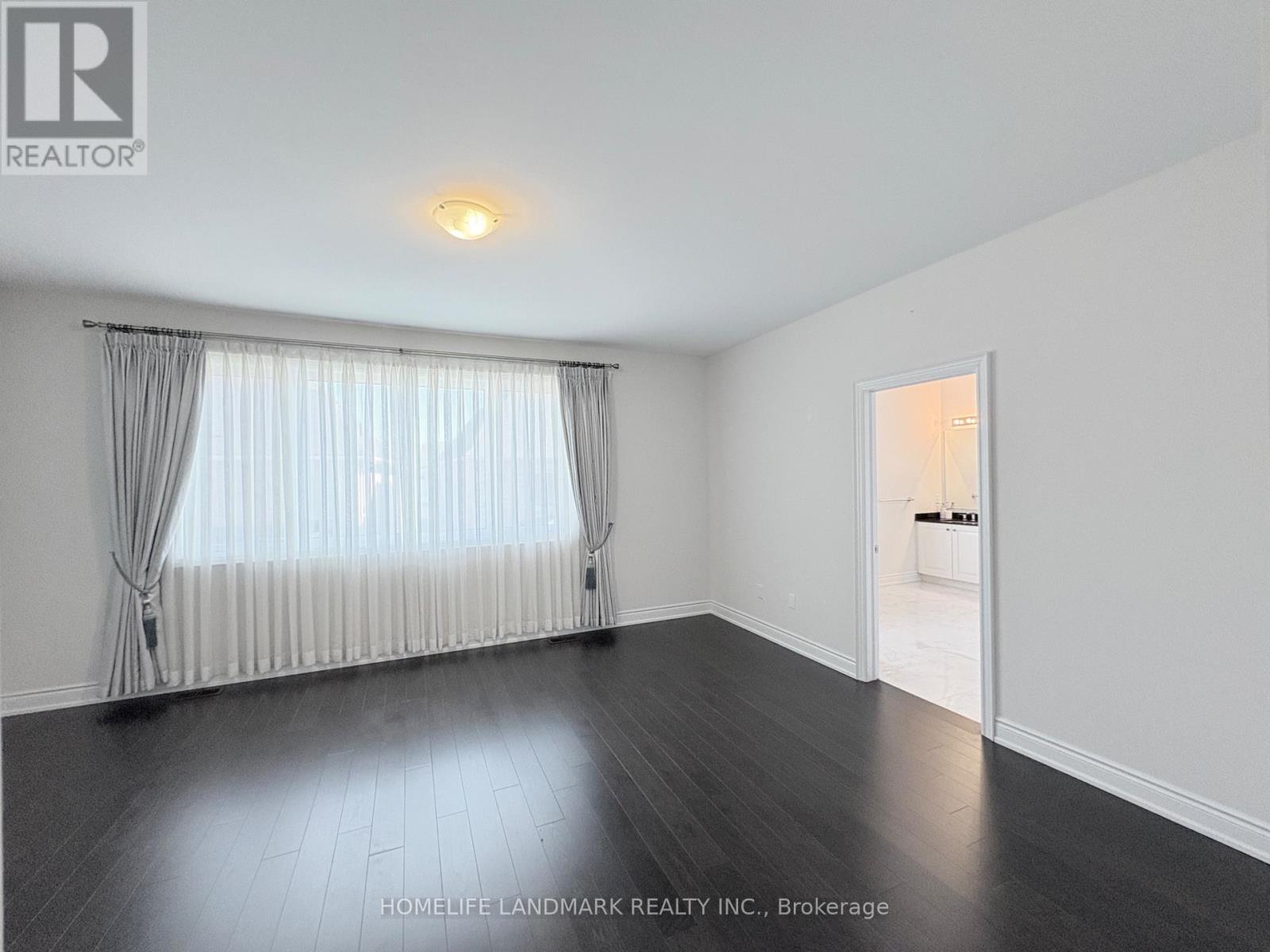 96 Threshing Mill Boulevard, Oakville, Ontario  L6H 7C5 - Photo 19 - W12406795
