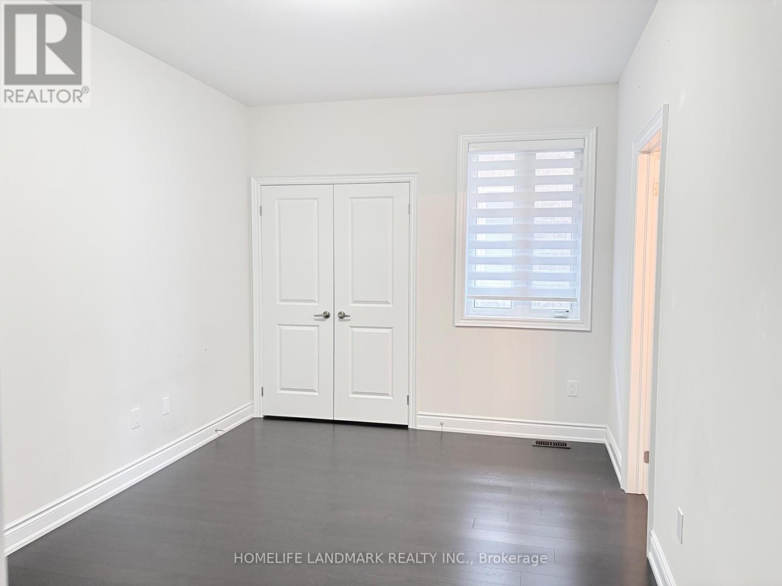 96 Threshing Mill Boulevard, Oakville, Ontario  L6H 7C5 - Photo 15 - W12406795
