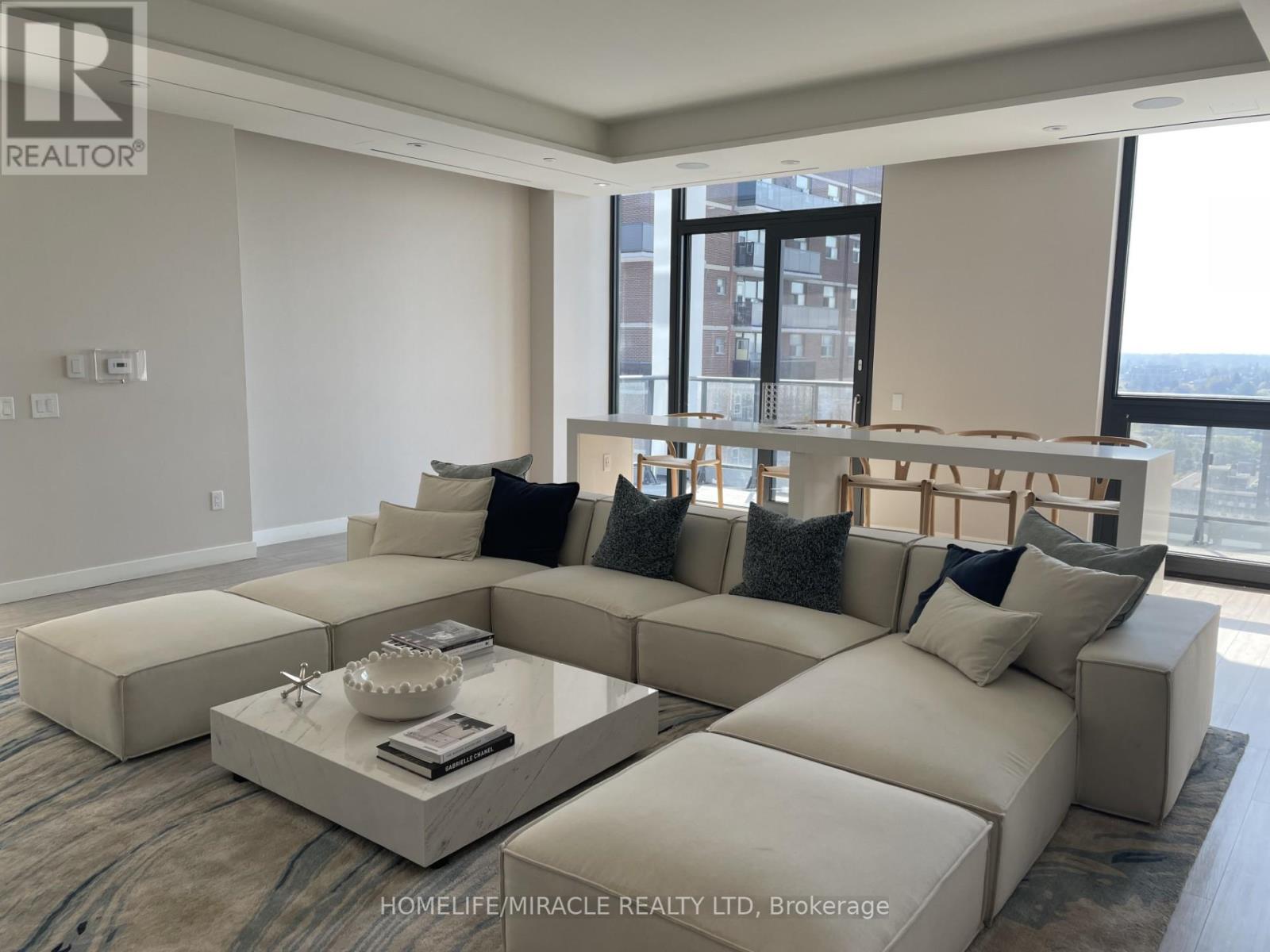 1411 - 28 Ann Street, Mississauga, Ontario  L5G 0E1 - Photo 2 - W12445439