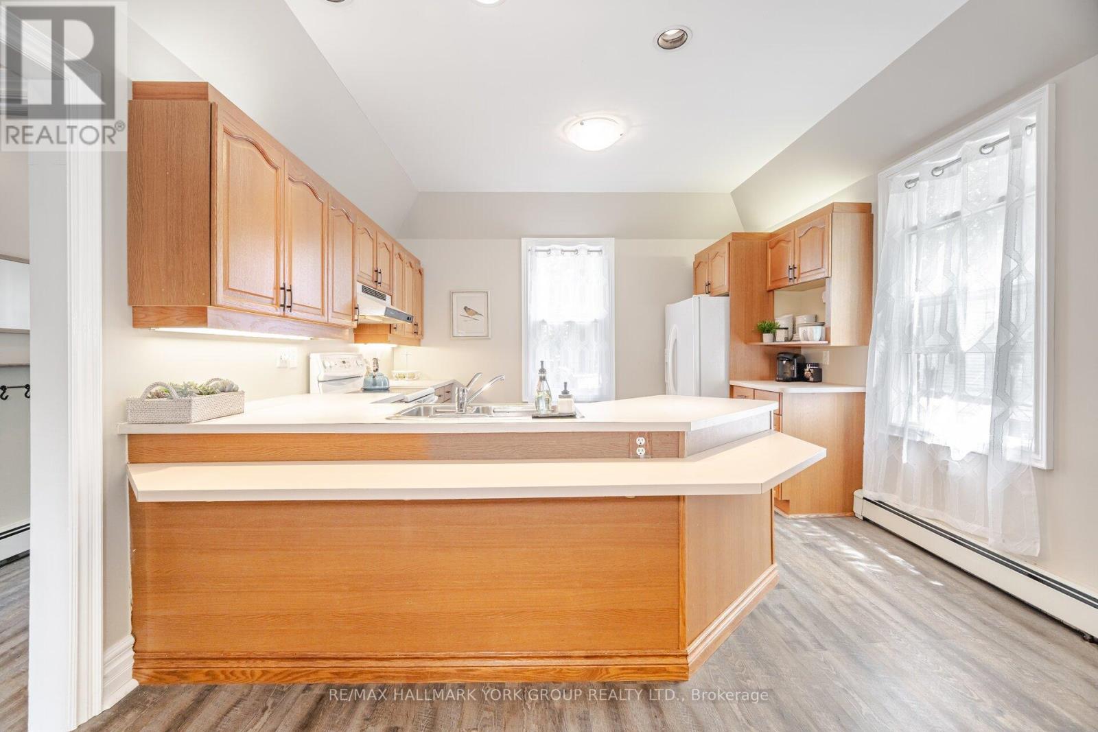 390 Main Street, King (Schomberg), Ontario  L0G 1T0 - Photo 37 - N12445620