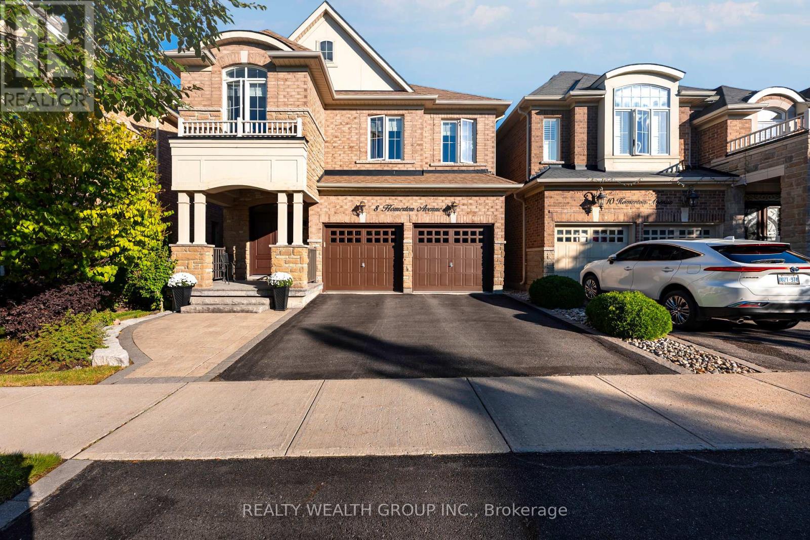 8 Homerton Avenue, Richmond Hill, Ontario  L4E 0V9 - Photo 3 - N12445621