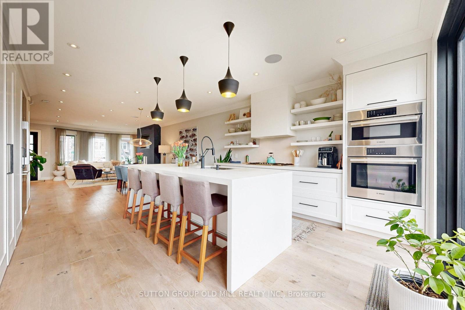 17 Grafton Avenue, Toronto, Ontario  M6R 1C3 - Photo 14 - W12408771