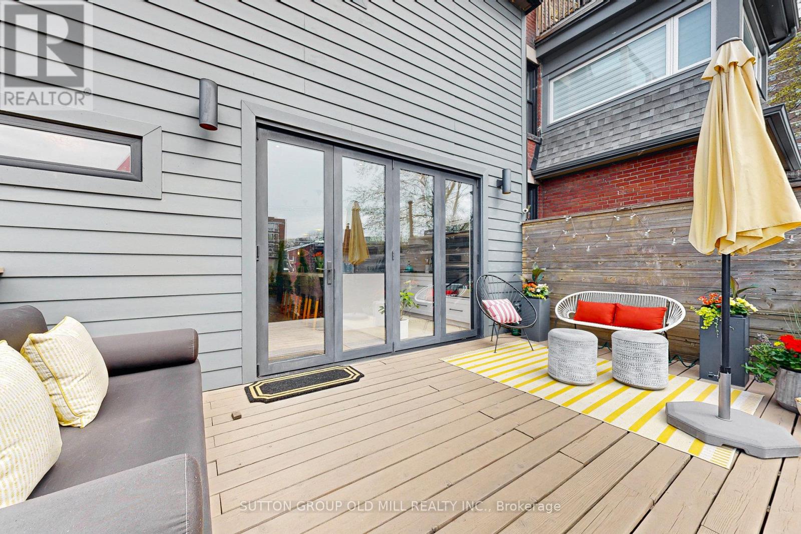 17 Grafton Avenue, Toronto, Ontario  M6R 1C3 - Photo 47 - W12408771
