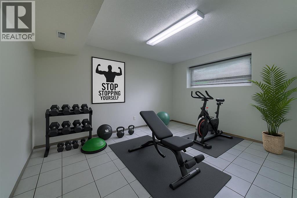 11147 Southdale Road Sw, Calgary, Alberta  T2W 0X5 - Photo 4 - A2248986