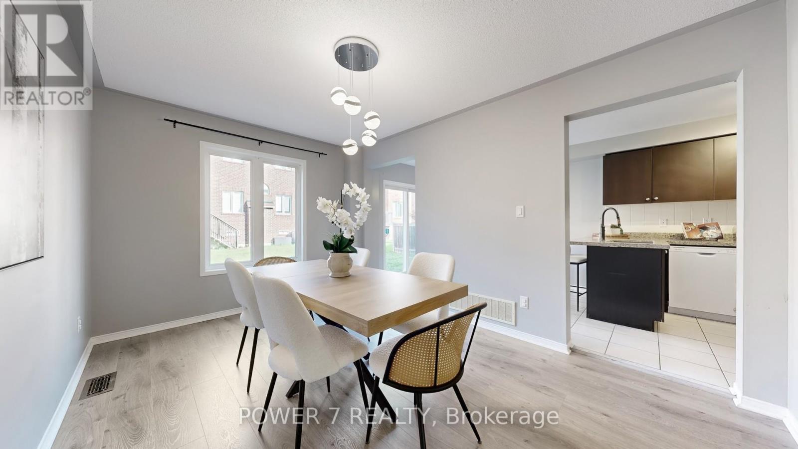 287 Penndutch Circle, Whitchurch-Stouffville, Ontario  L4A 0P1 - Photo 5 - N12444883