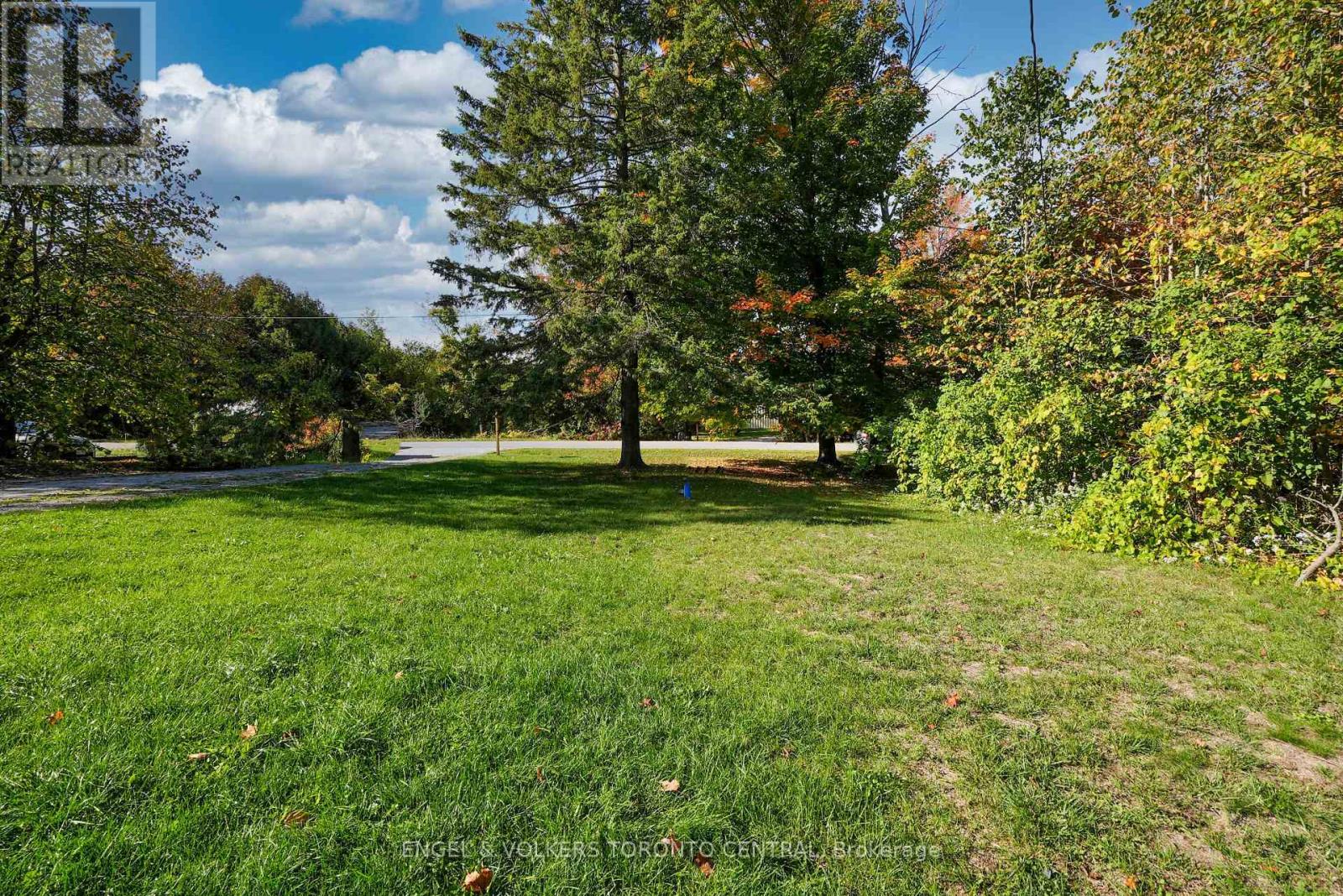 2165 Town Line, Severn, Ontario  L0K 1E0 - Photo 21 - S12445633