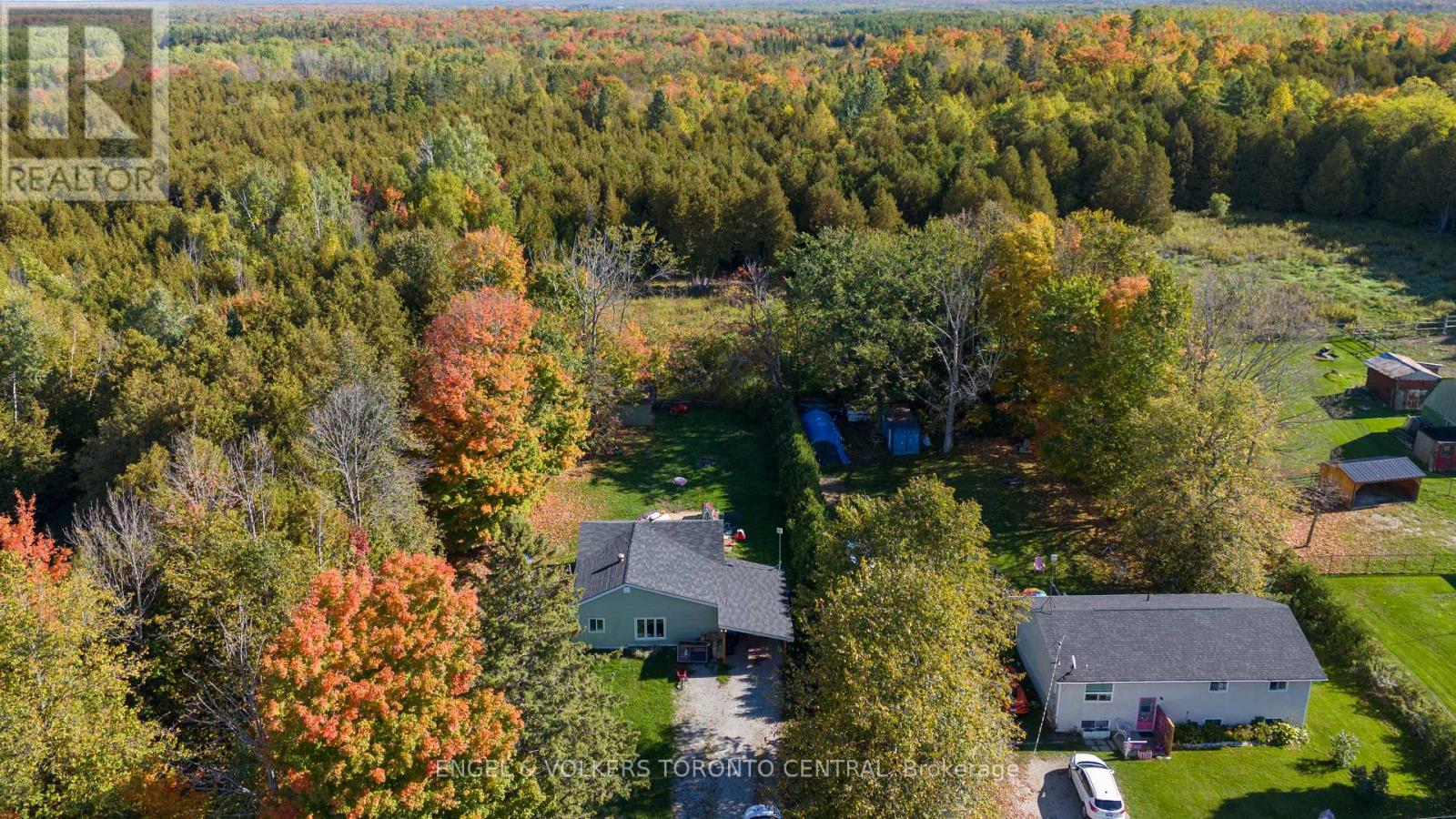 2165 Town Line, Severn, Ontario  L0K 1E0 - Photo 3 - S12445633