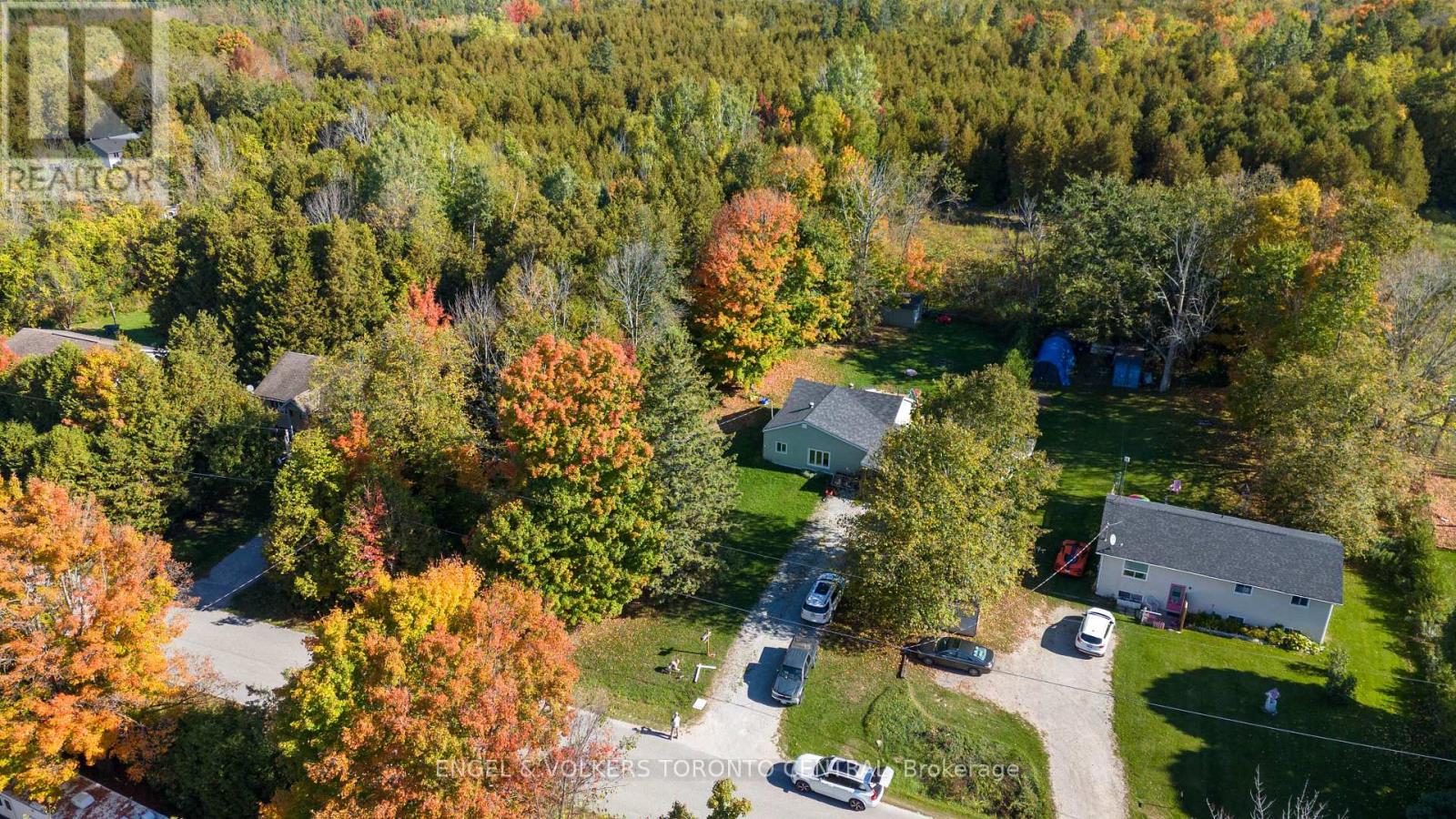 2165 Town Line, Severn, Ontario  L0K 1E0 - Photo 5 - S12445633