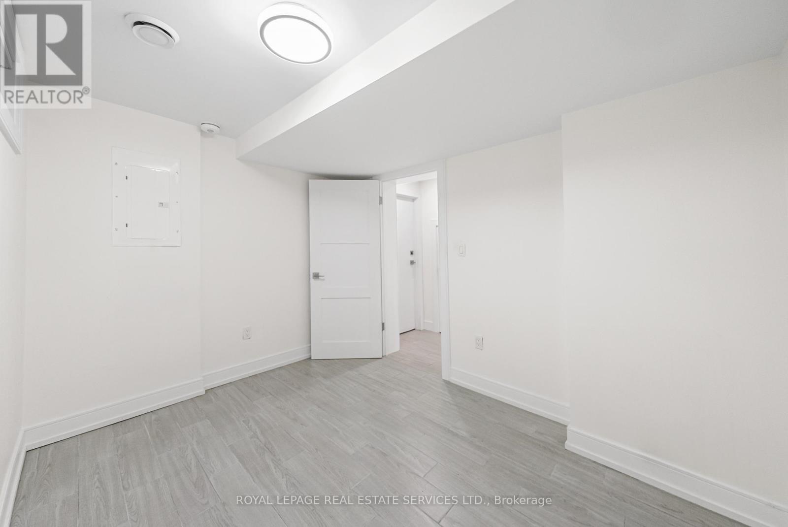 3 - 50 Arcadian Circle, Toronto, Ontario  M8W 2Y9 - Photo 12 - W12445635