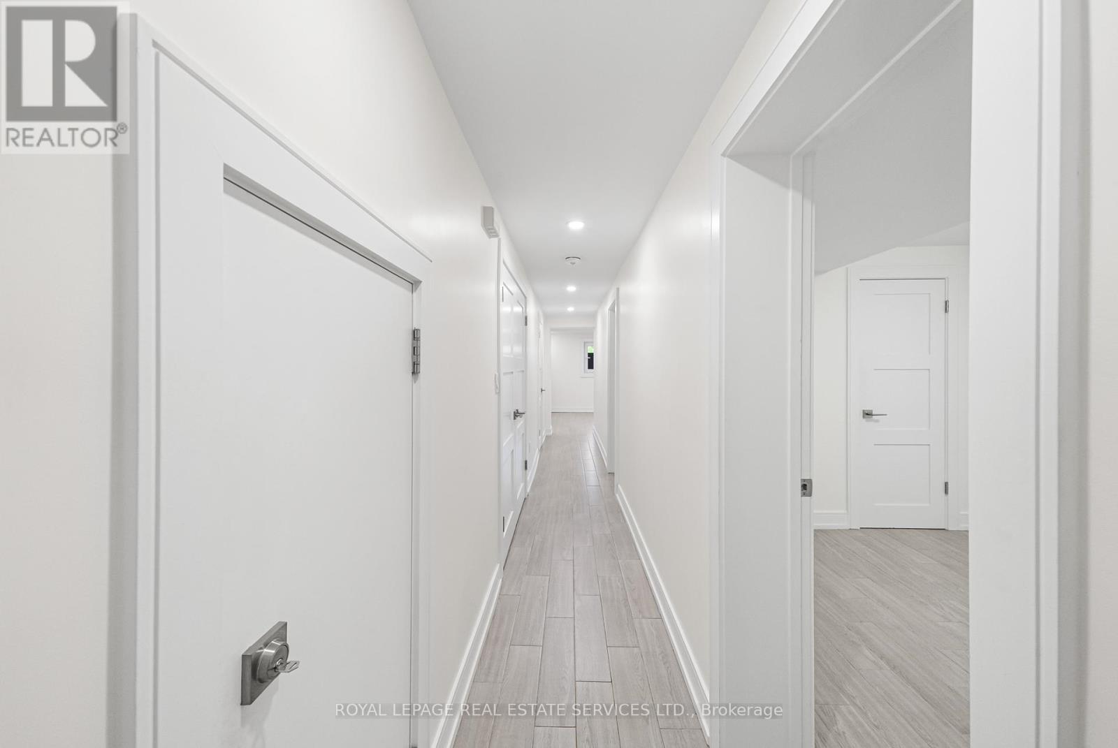 3 - 50 Arcadian Circle, Toronto, Ontario  M8W 2Y9 - Photo 2 - W12445635