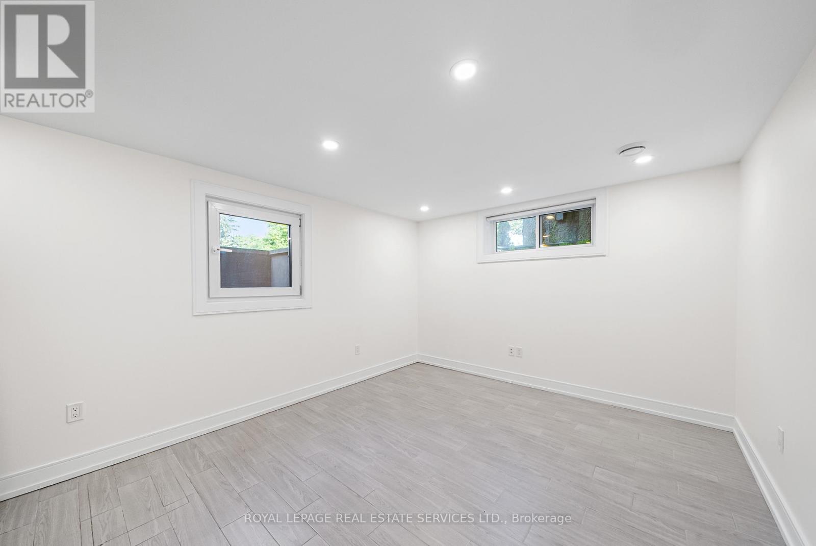 3 - 50 Arcadian Circle, Toronto, Ontario  M8W 2Y9 - Photo 6 - W12445635