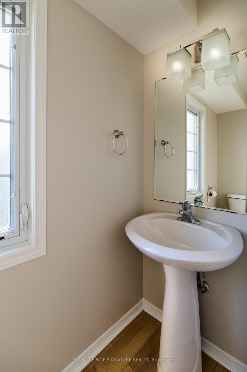 16 Chantilly Street, Kitchener, Ontario  N2R 1V6 - Photo 5 - X12293422