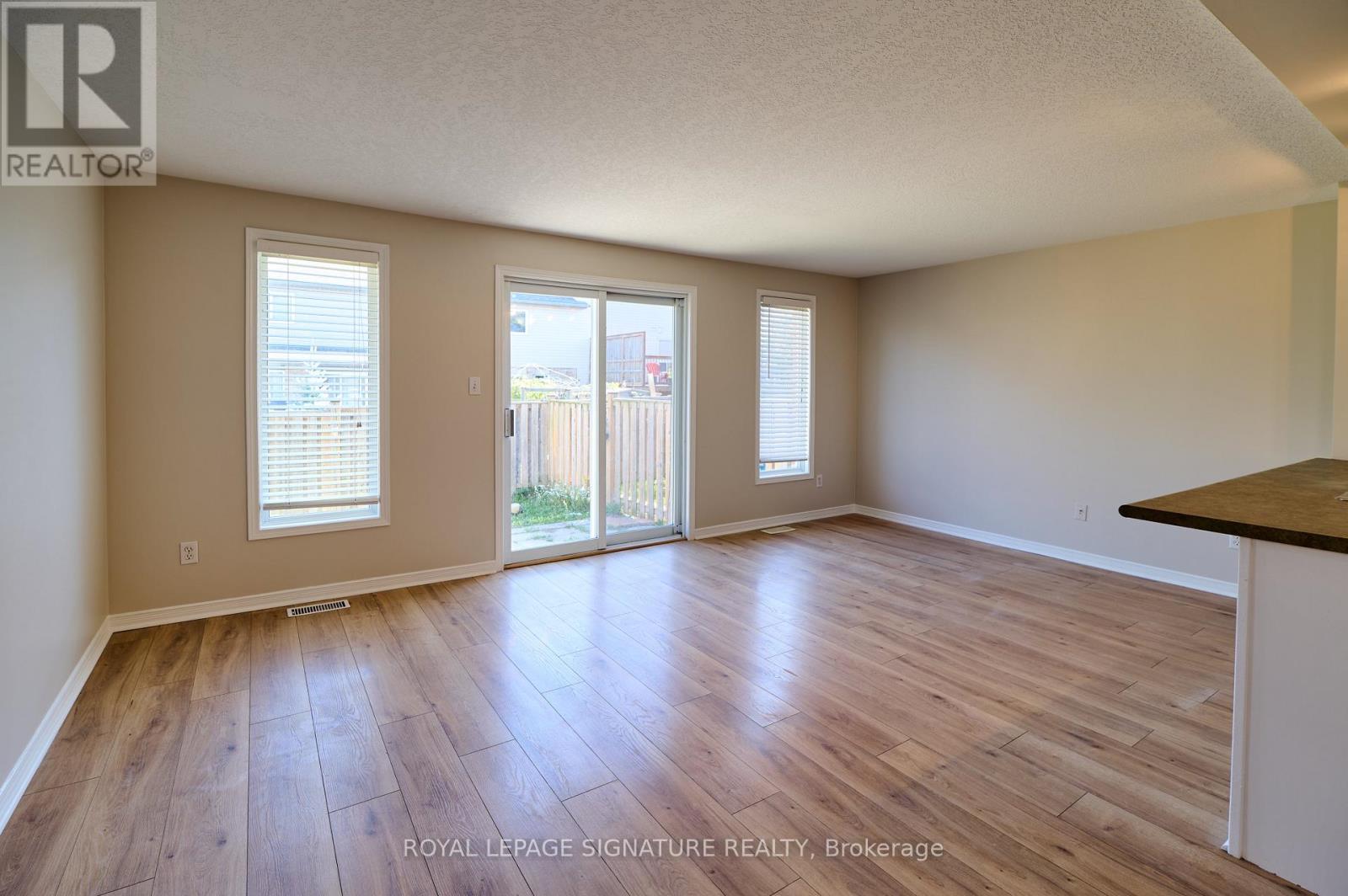16 Chantilly Street, Kitchener, Ontario  N2R 1V6 - Photo 11 - X12293422