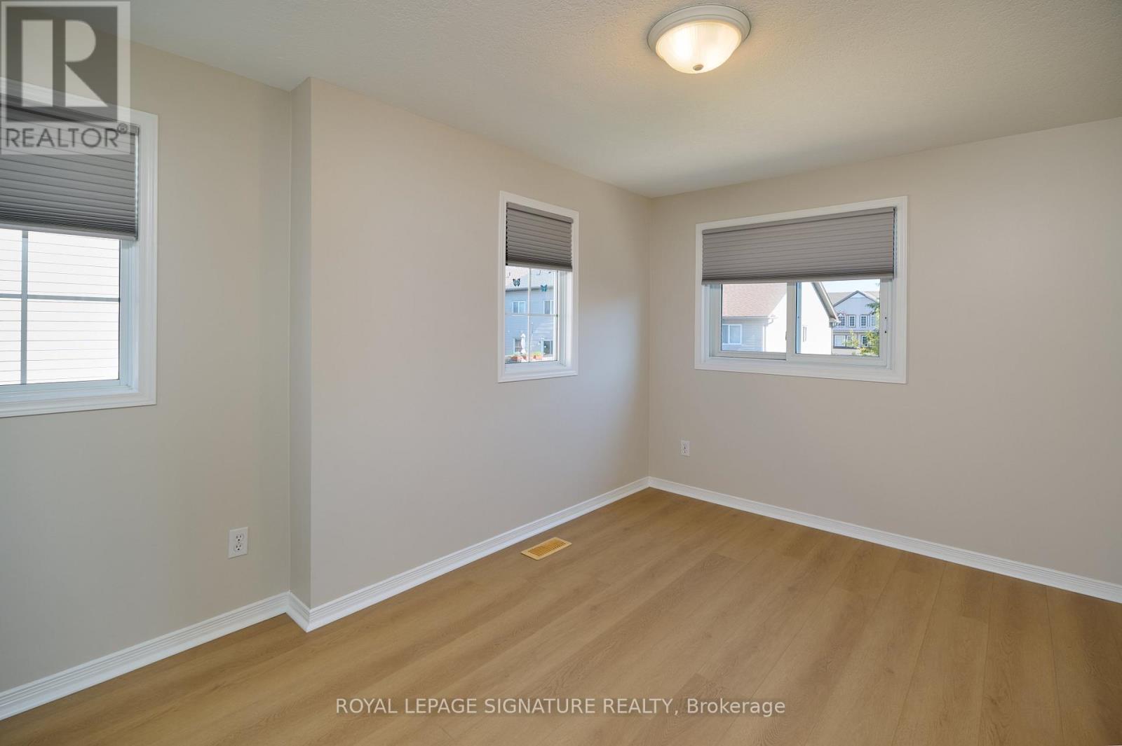 16 Chantilly Street, Kitchener, Ontario  N2R 1V6 - Photo 22 - X12293422