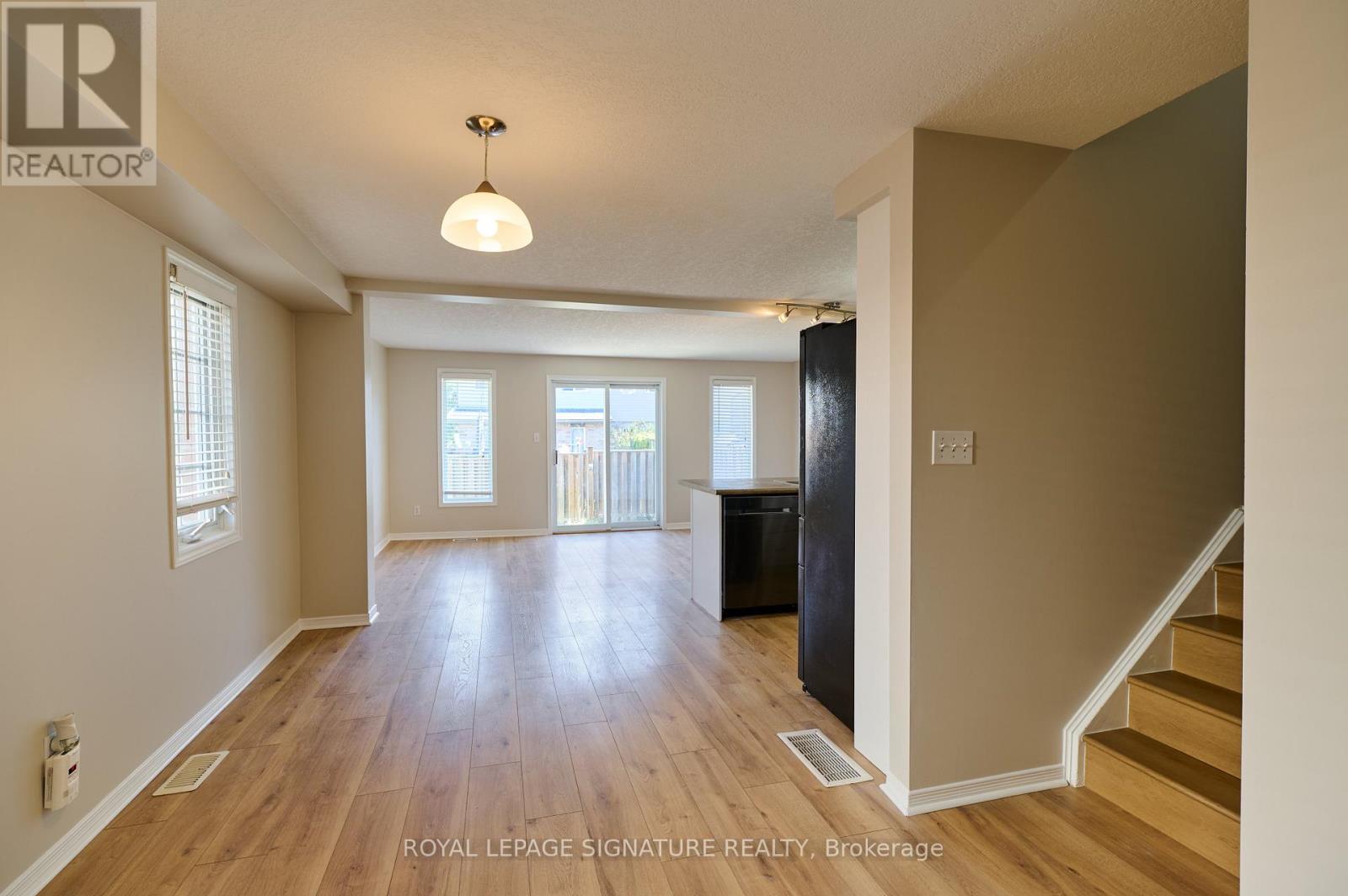 16 Chantilly Street, Kitchener, Ontario  N2R 1V6 - Photo 6 - X12293422