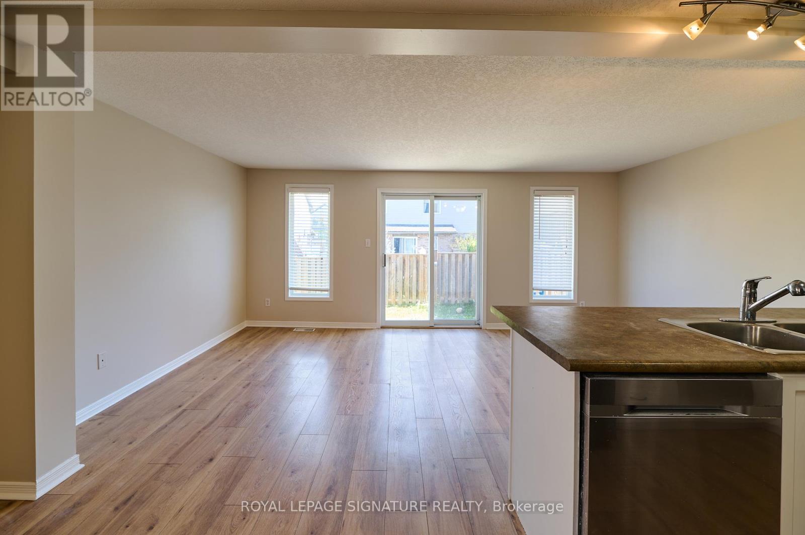 16 Chantilly Street, Kitchener, Ontario  N2R 1V6 - Photo 7 - X12293422