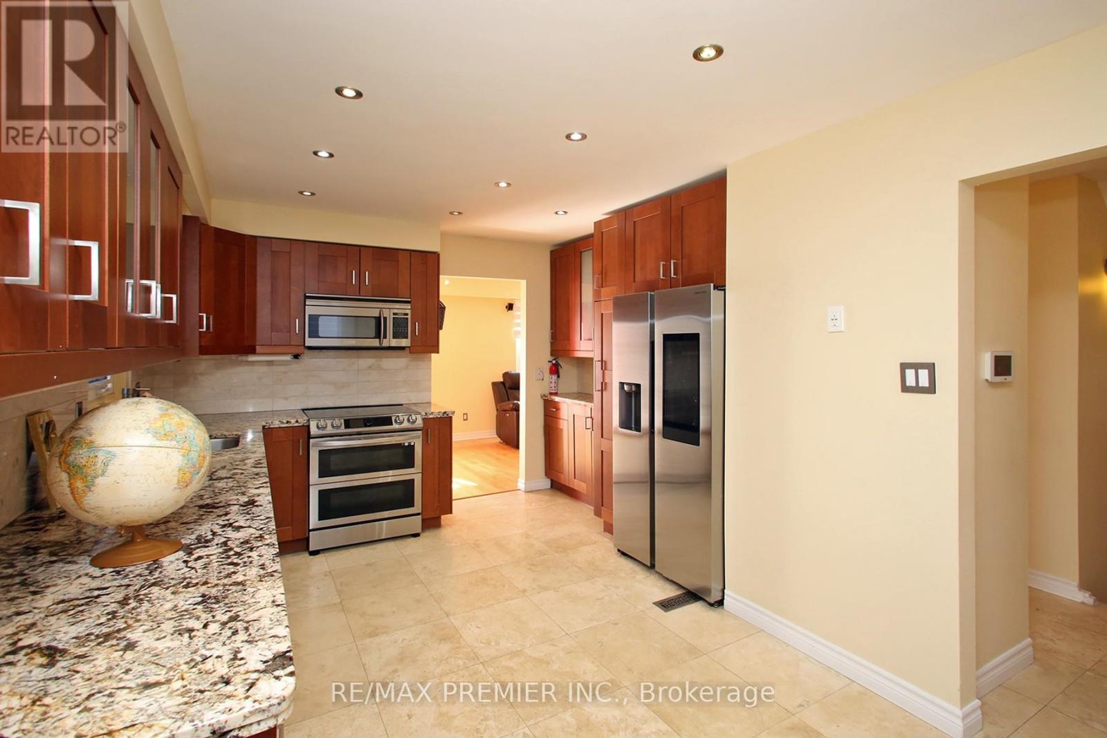 600 Stonebridge Lane, Pickering (West Shore), Ontario  L1W 3B3 - Photo 14 - E12445644