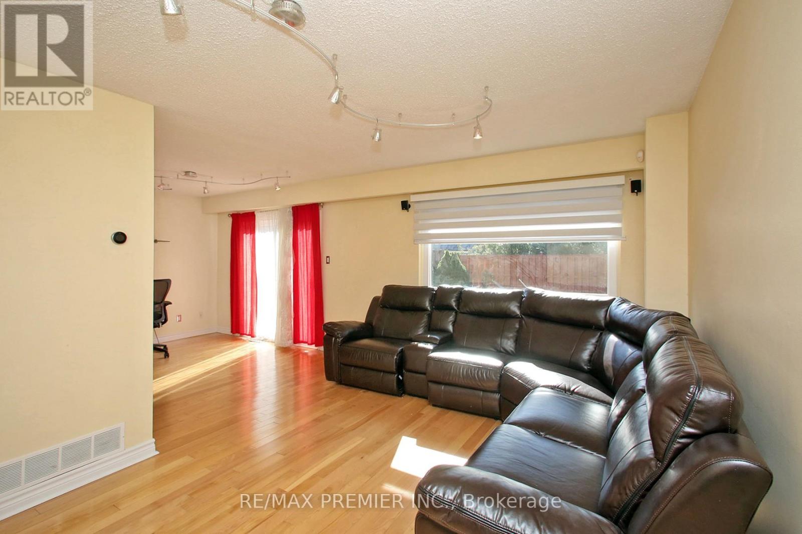 600 Stonebridge Lane, Pickering (West Shore), Ontario  L1W 3B3 - Photo 16 - E12445644