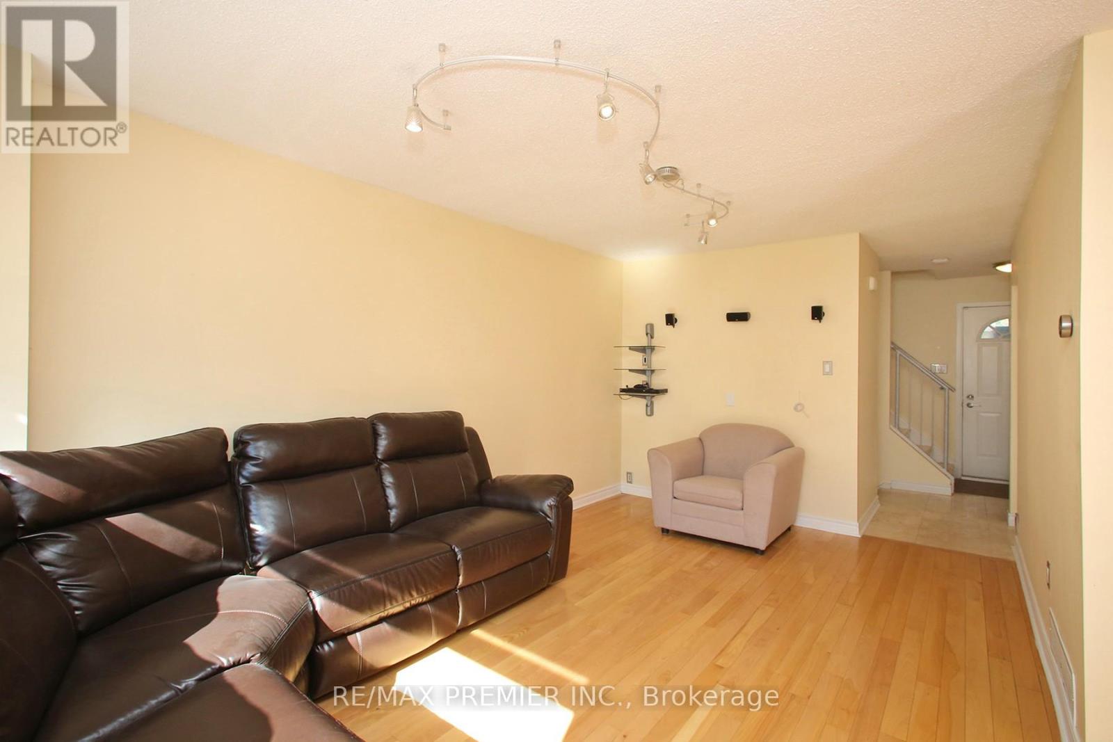600 Stonebridge Lane, Pickering (West Shore), Ontario  L1W 3B3 - Photo 17 - E12445644