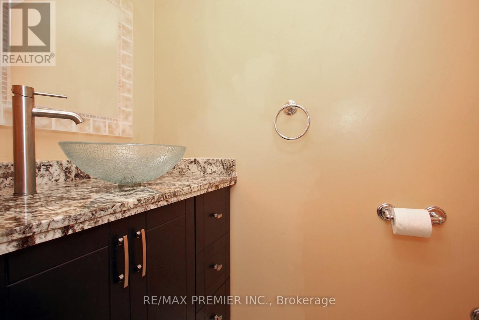 600 Stonebridge Lane, Pickering (West Shore), Ontario  L1W 3B3 - Photo 21 - E12445644
