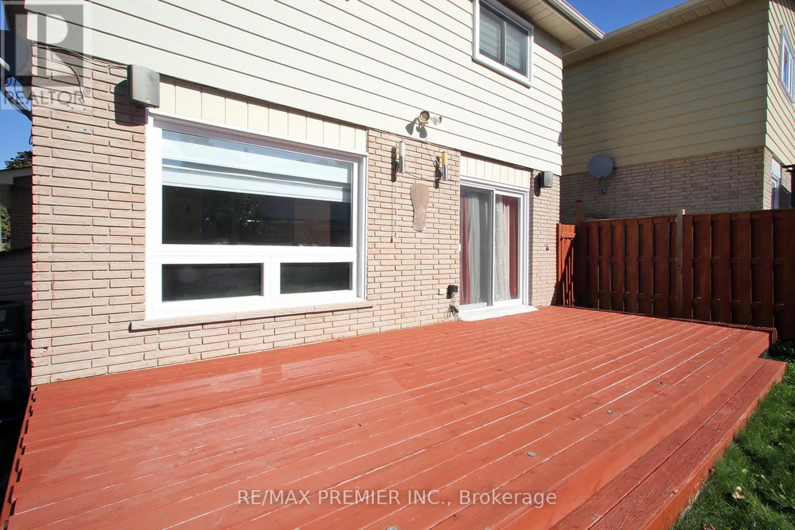 600 Stonebridge Lane, Pickering (West Shore), Ontario  L1W 3B3 - Photo 4 - E12445644