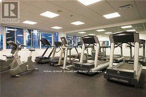 1602 - 350 Webb Drive, Mississauga, Ontario  L5B 3W4 - Photo 31 - W12400304