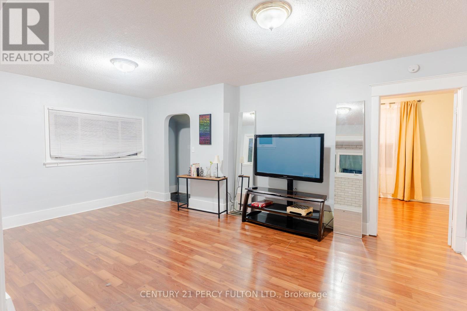 4533 Sixth Avenue, Niagara Falls, Ontario  L2E 4T2 - Photo 12 - X12435727