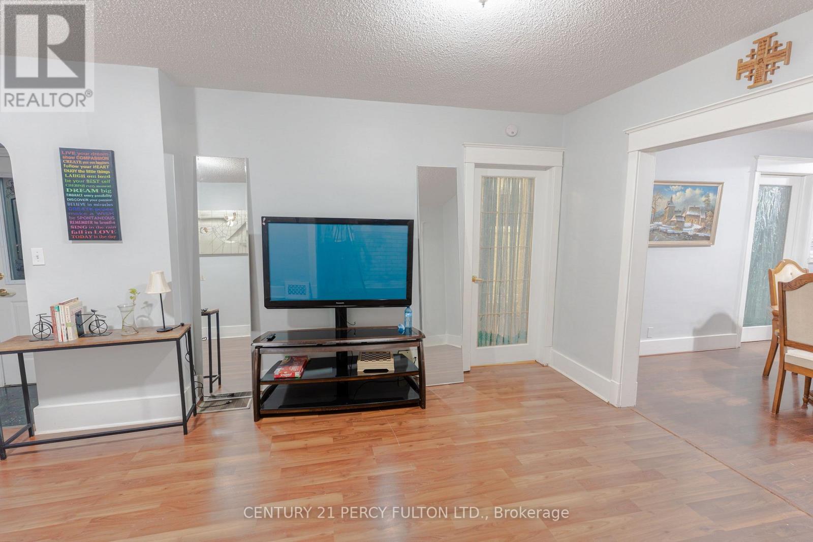 4533 Sixth Avenue, Niagara Falls, Ontario  L2E 4T2 - Photo 14 - X12435727