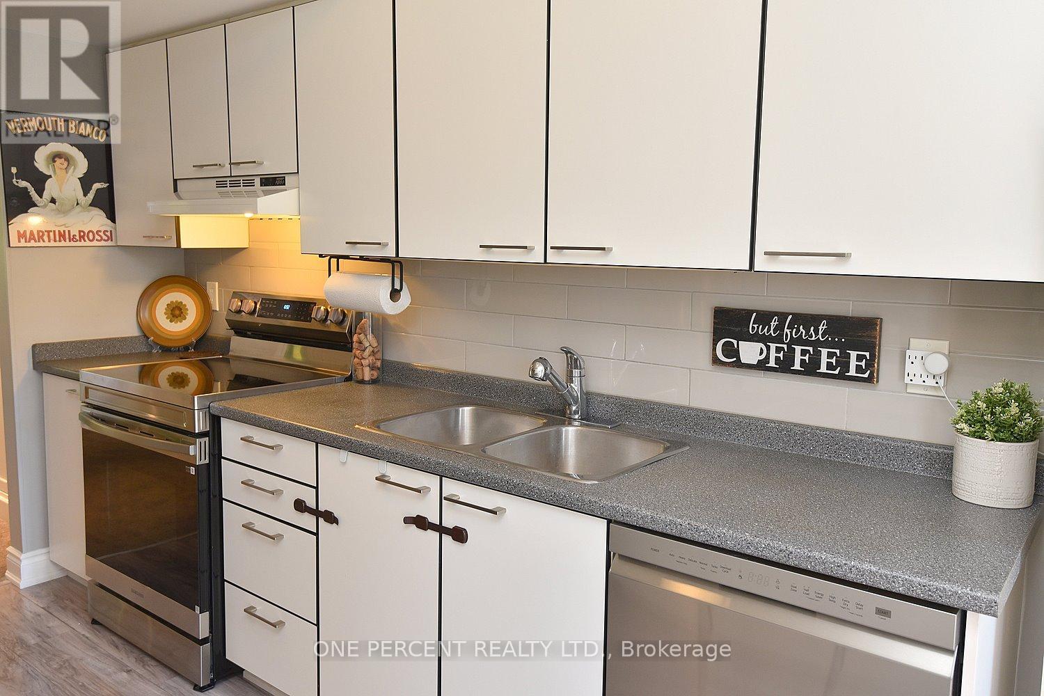 203 - 2075 Walkers Line, Burlington, Ontario  L7M 4G7 - Photo 16 - W12445645
