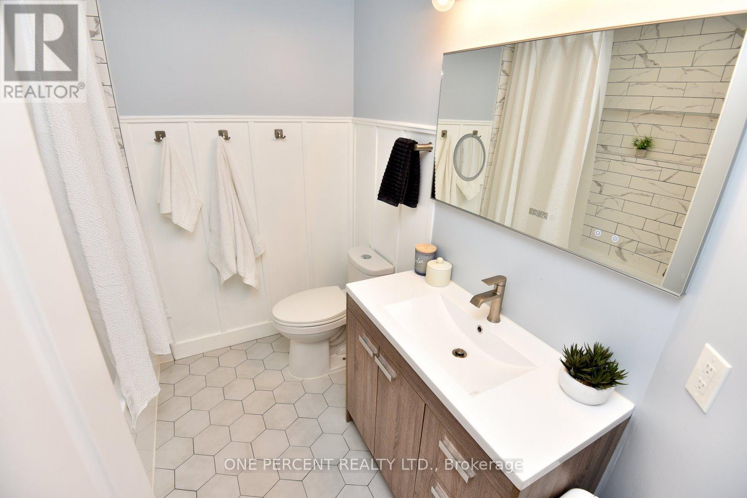 203 - 2075 Walkers Line, Burlington, Ontario  L7M 4G7 - Photo 25 - W12445645