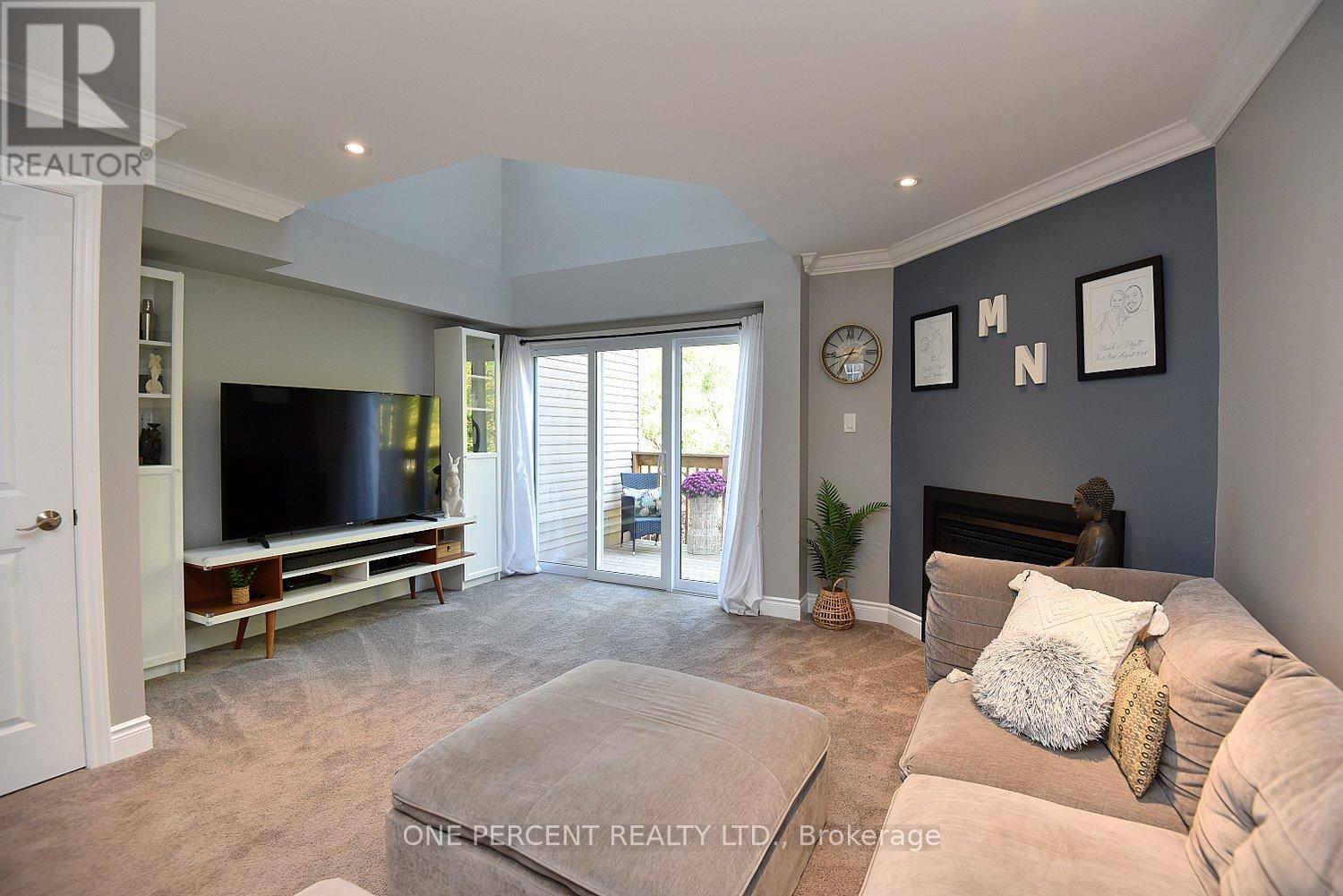 203 - 2075 Walkers Line, Burlington, Ontario  L7M 4G7 - Photo 6 - W12445645