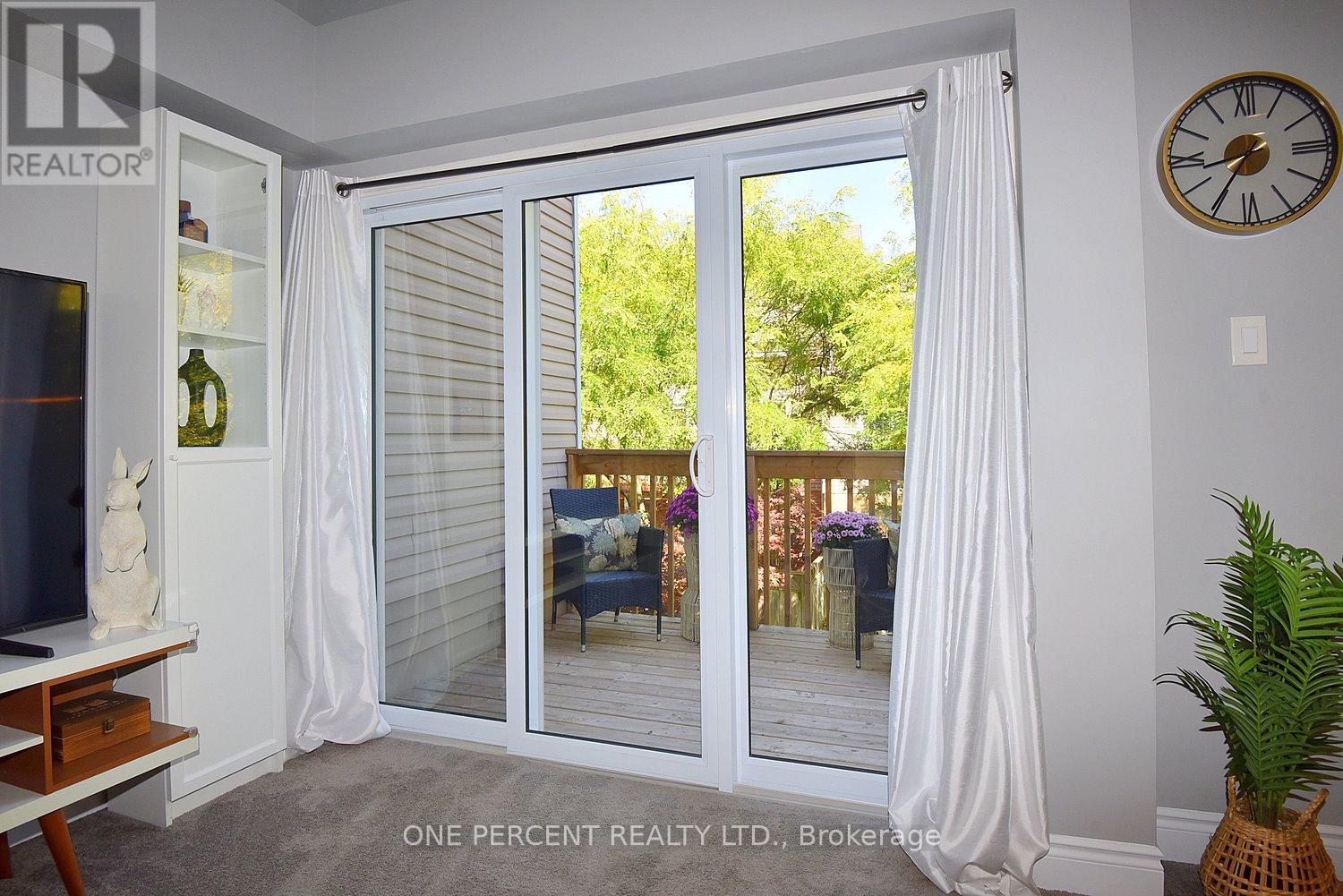 203 - 2075 Walkers Line, Burlington, Ontario  L7M 4G7 - Photo 7 - W12445645