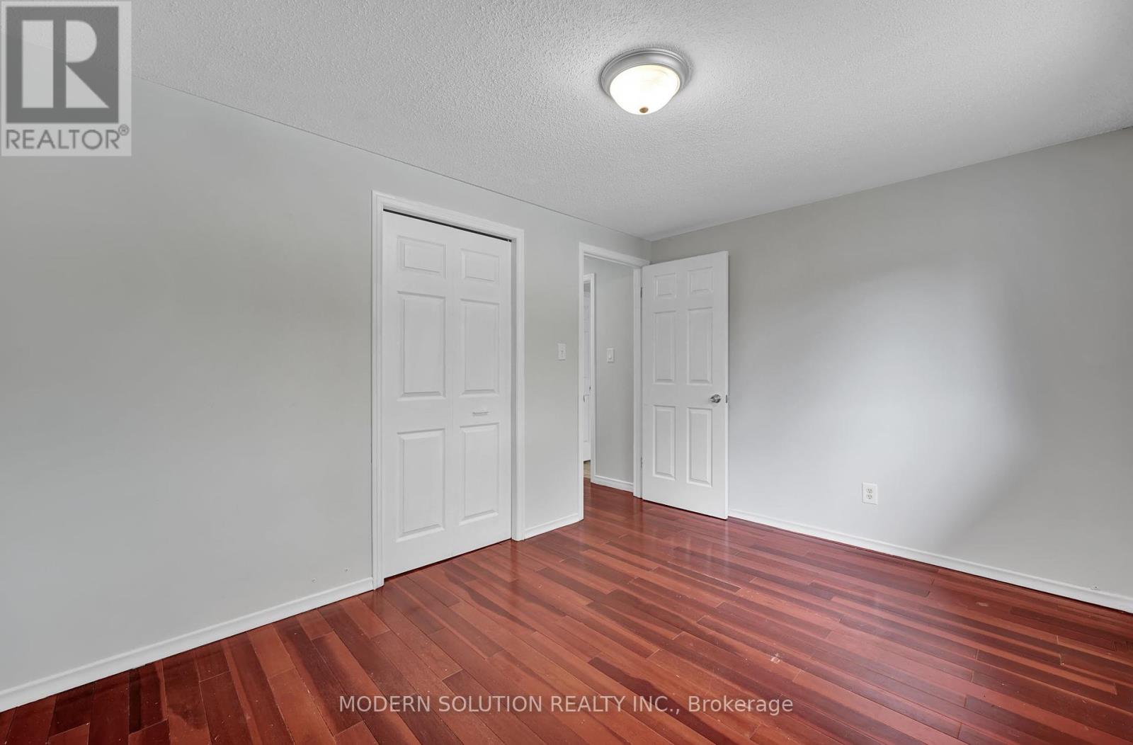 370a Churchill Court, Waterloo, Ontario  N2L 6B4 - Photo 19 - X12445642
