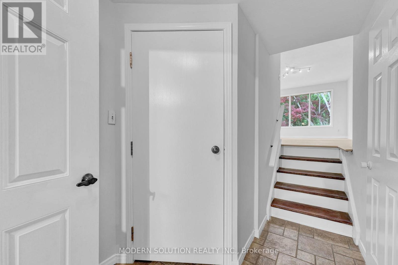 370a Churchill Court, Waterloo, Ontario  N2L 6B4 - Photo 28 - X12445642