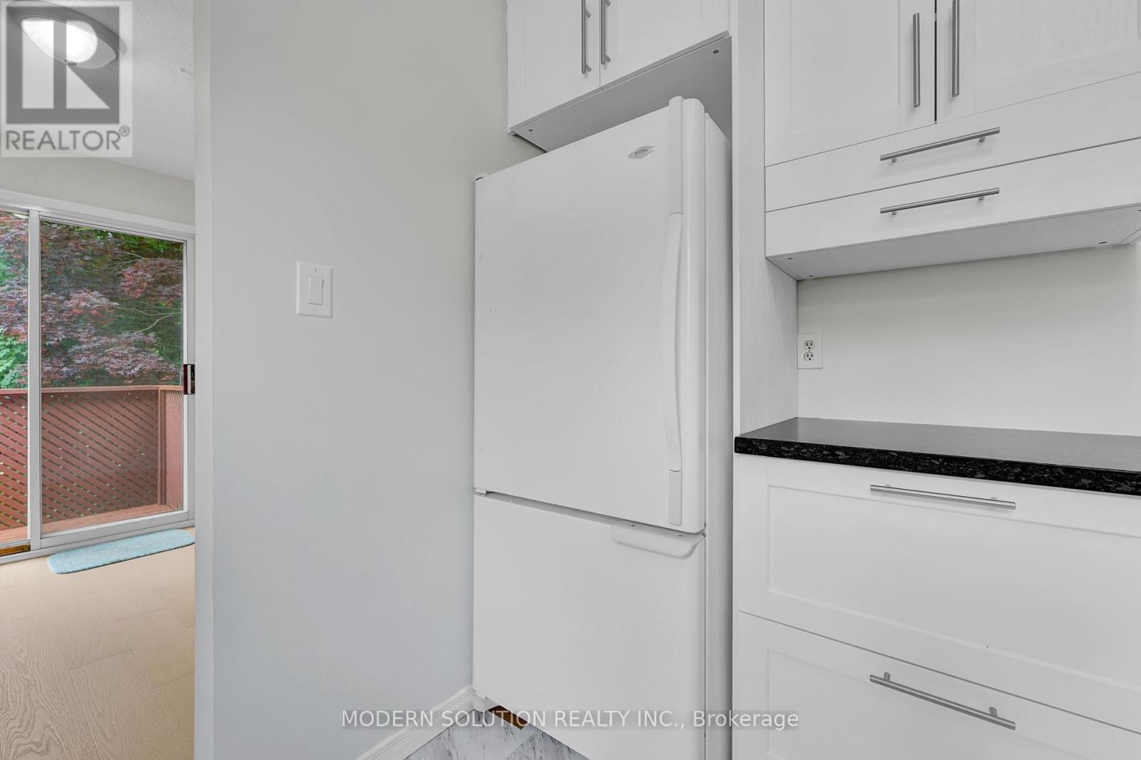 370a Churchill Court, Waterloo, Ontario  N2L 6B4 - Photo 34 - X12445642