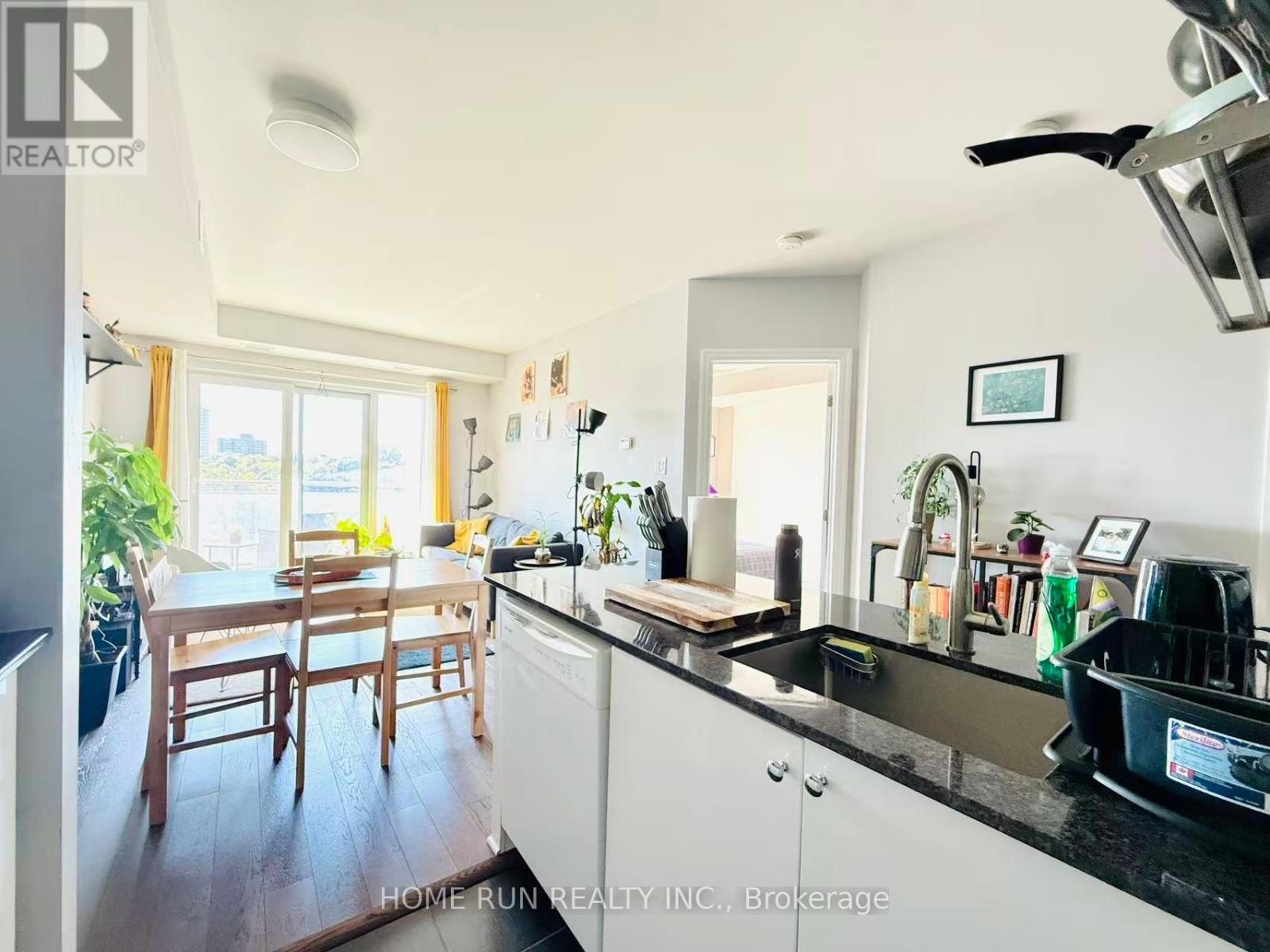 801 - 90 Landry Street, Ottawa, Ontario  K1L 0A9 - Photo 10 - X12445652