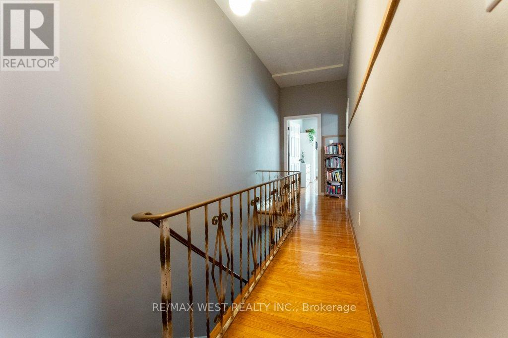 23 Clinton Street, Toronto, Ontario  M6J 2N6 - Photo 12 - C12445416
