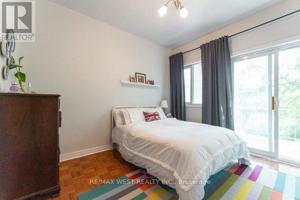 23 Clinton Street, Toronto, Ontario  M6J 2N6 - Photo 18 - C12445416