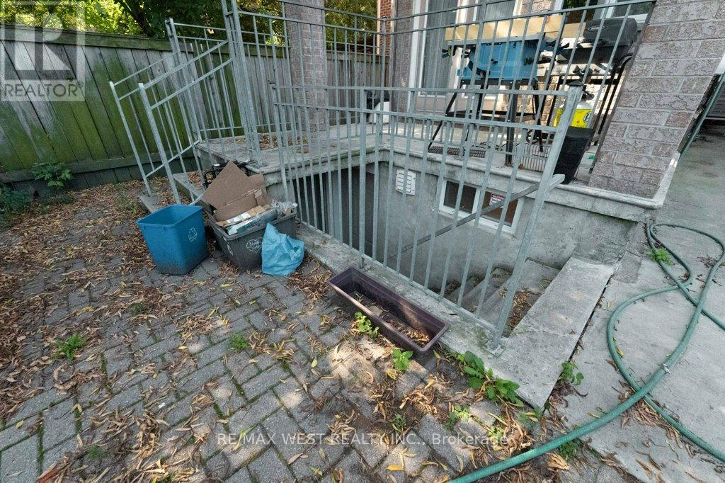 23 Clinton Street, Toronto, Ontario  M6J 2N6 - Photo 24 - C12445416